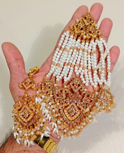 Jhumar Bindi - White Gold & Beige